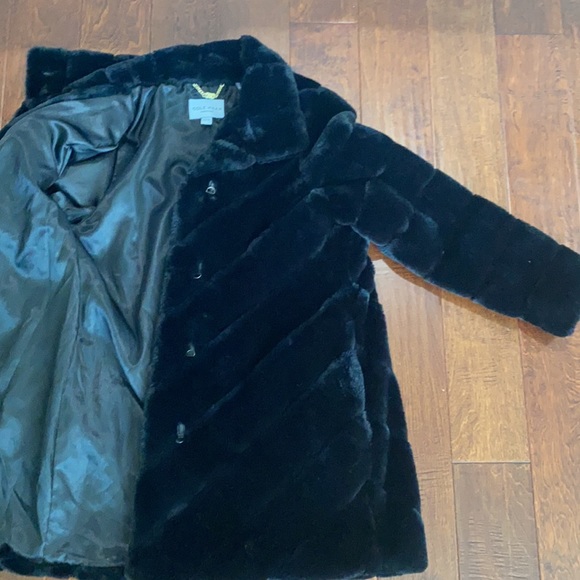 Fur Jacket - Picture 4 of 6